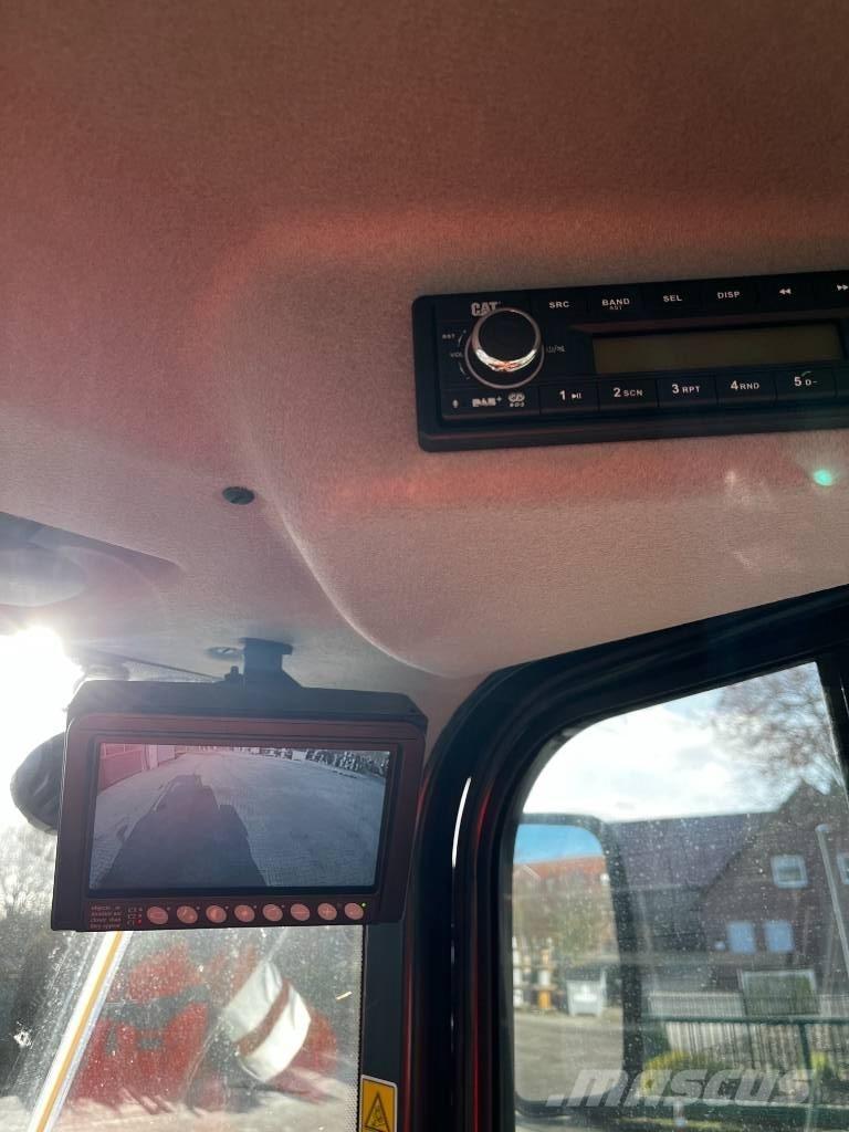 CAT 910 Фронтальные погрузчики