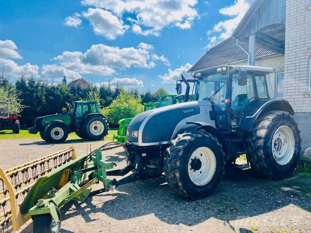 Valtra T 121 HT Трактора