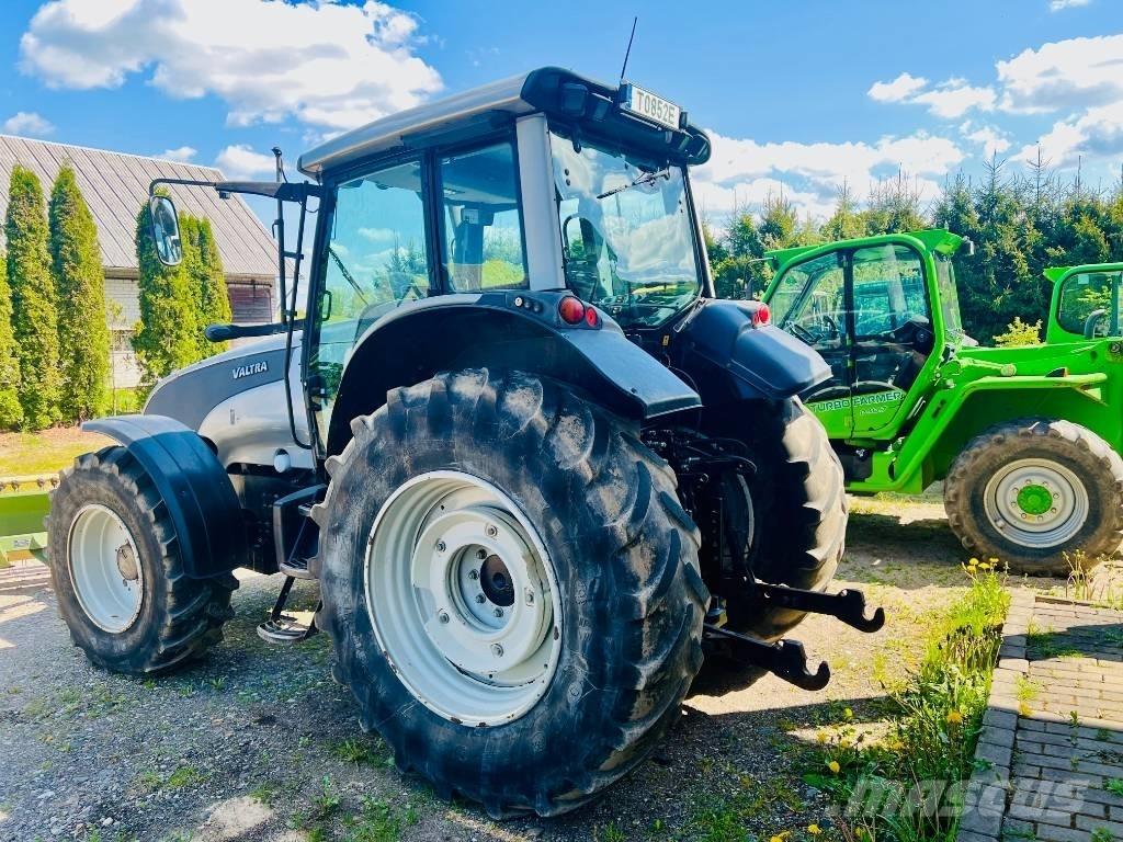 Valtra T 121 HT Трактора