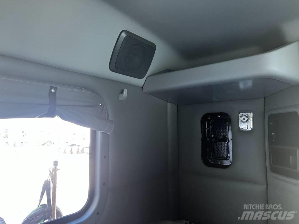 Kenworth W 990 Седельные тягачи