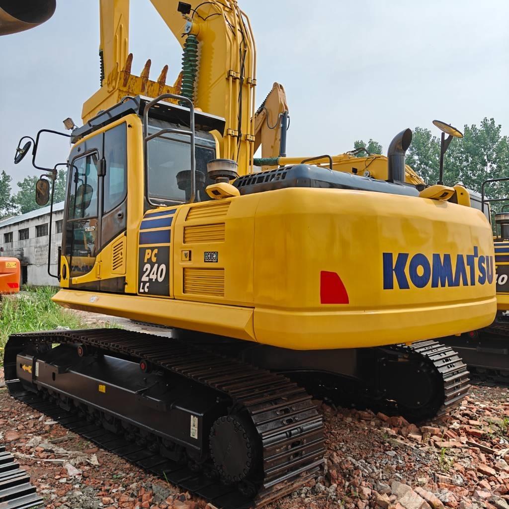 Komatsu 240-8 Гусеничные экскаваторы