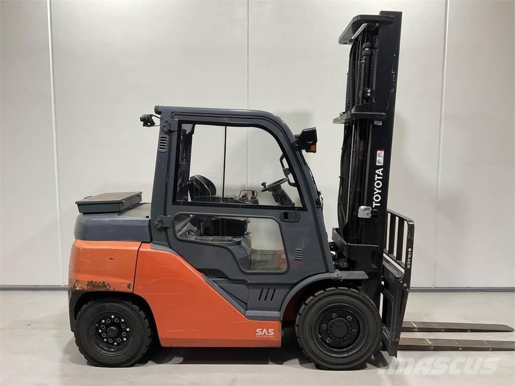 Toyota 40-8FD40N Дизельные погрузчики