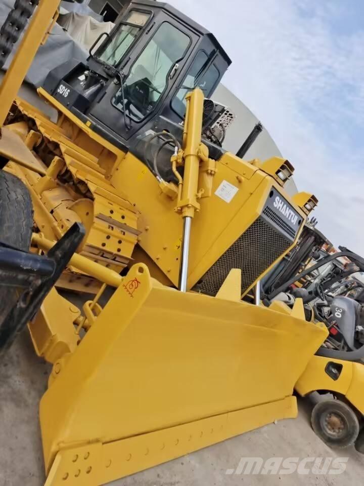 Shantui SD 16 Гусеничные бульдозеры