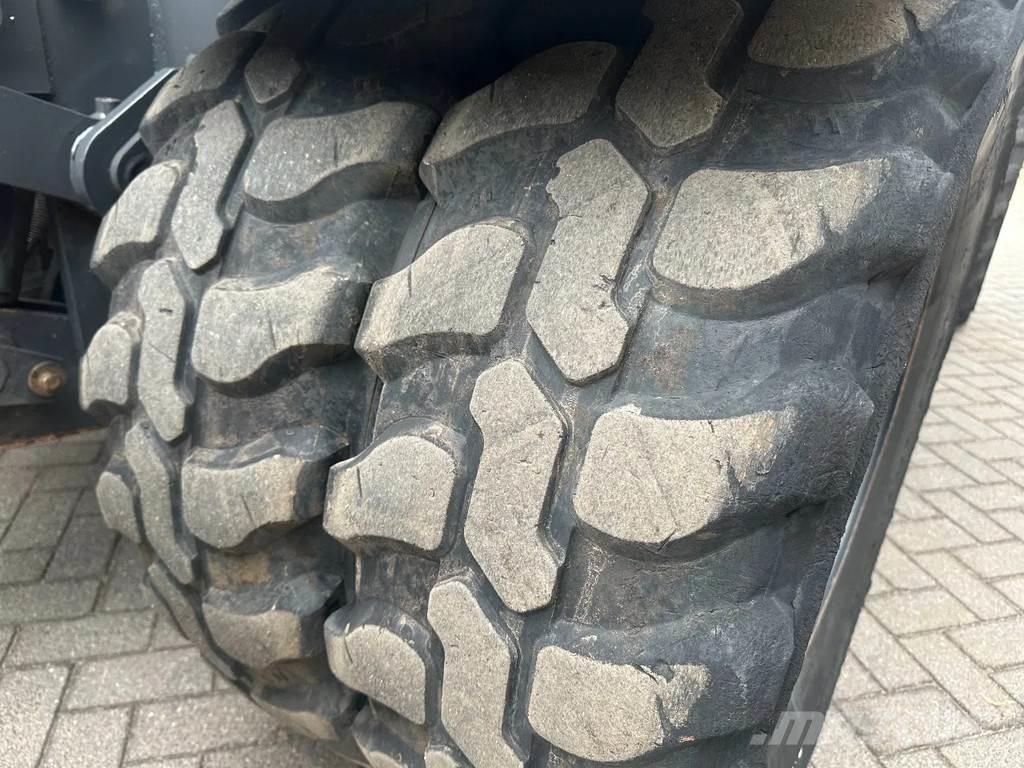 Doosan DX140W-5 Колёсные экскаваторы