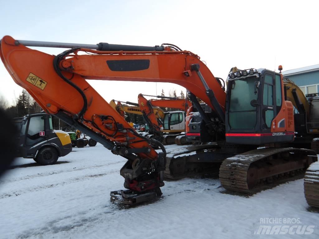 Doosan DX 235 Гусеничные экскаваторы