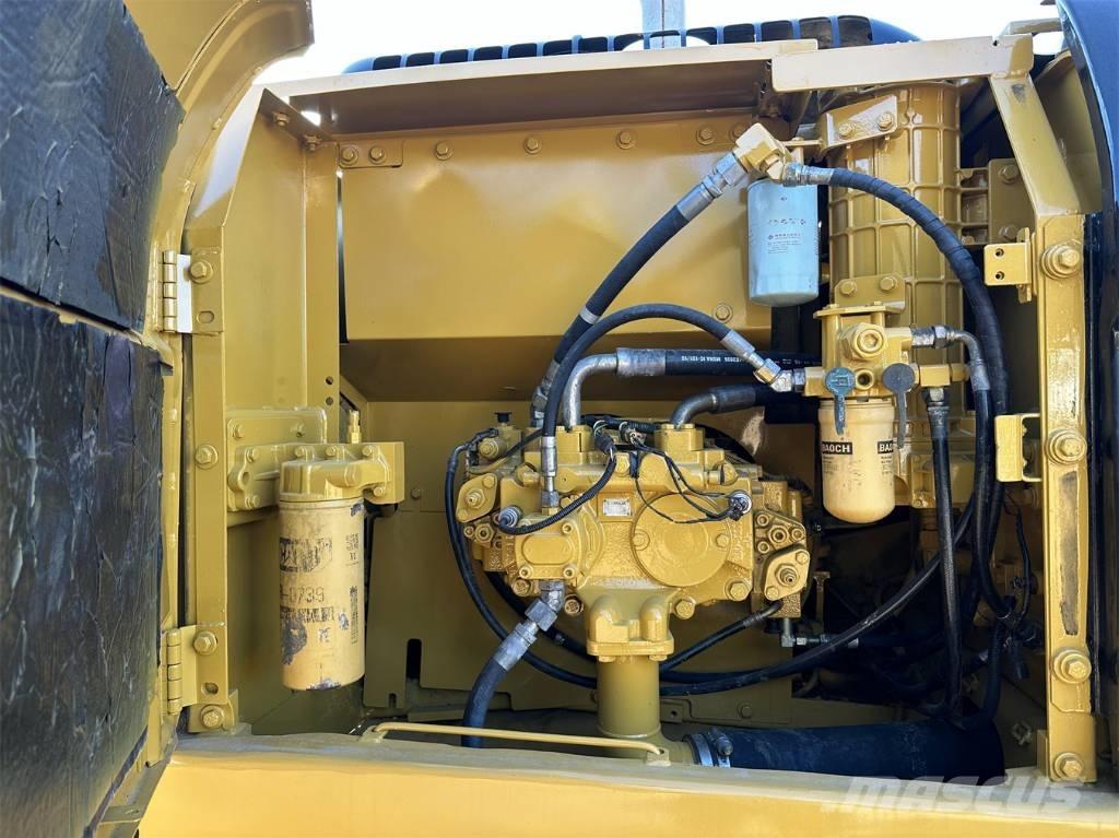 CAT 320D Гусеничные экскаваторы