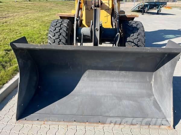 Volvo L 30 B Фронтальные погрузчики