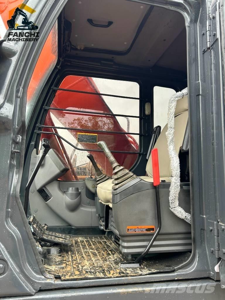 Hitachi 210LC Гусеничные экскаваторы