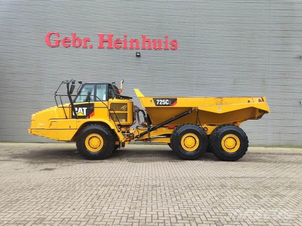 CAT 725 C2 6x6 Шарнирно-сочленённые самосвалы
