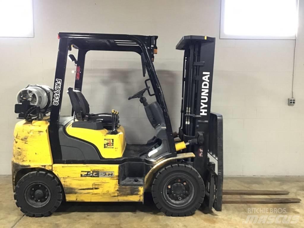 Hyundai 25 L-7 A Другие складские механизмы