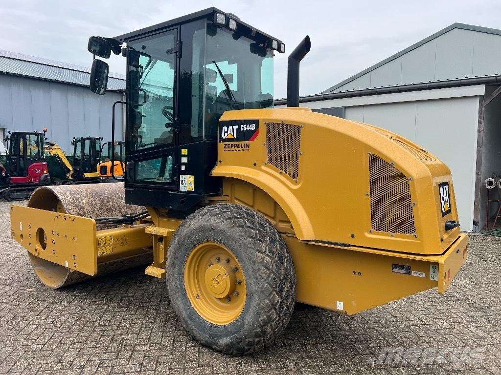 CAT CS44B - CS 44 B Грунтовые катки