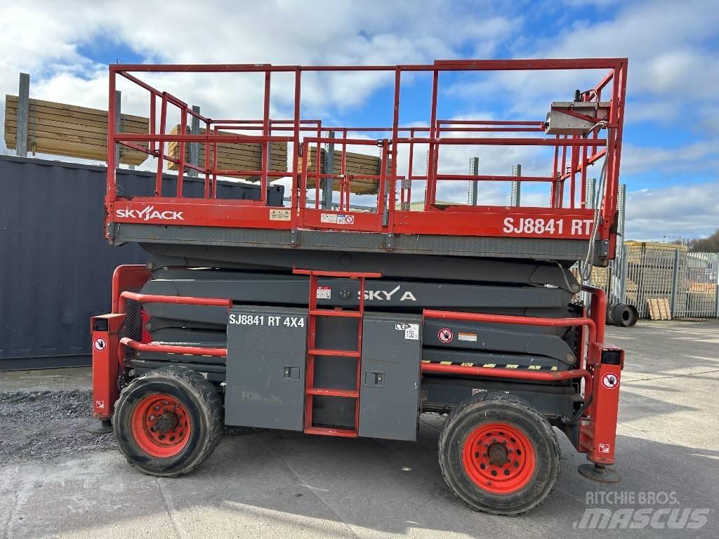 SkyJack SJ 8841 RT Ножничные подъемники