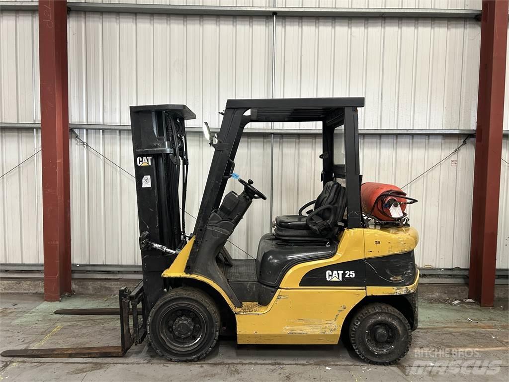 CAT GP25NT Газовые погрузчики