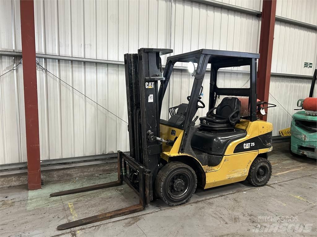 CAT GP25NT Газовые погрузчики