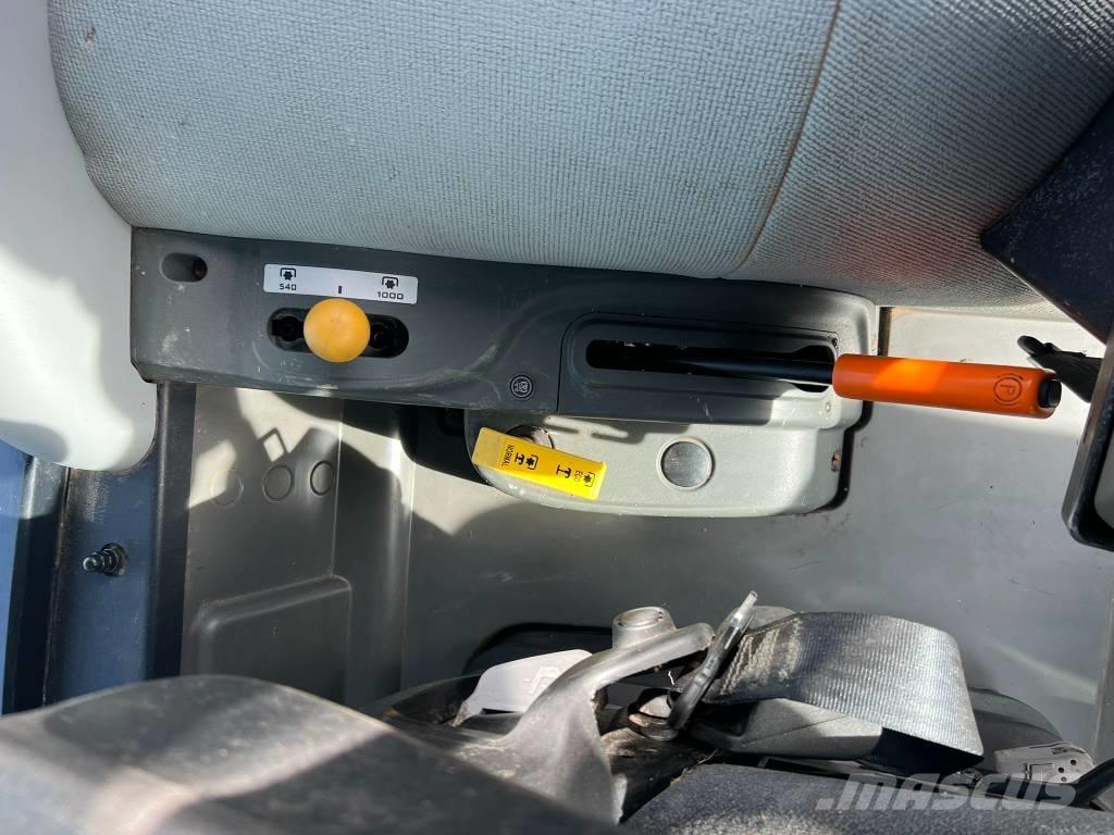 CLAAS Atos 230 Трактора