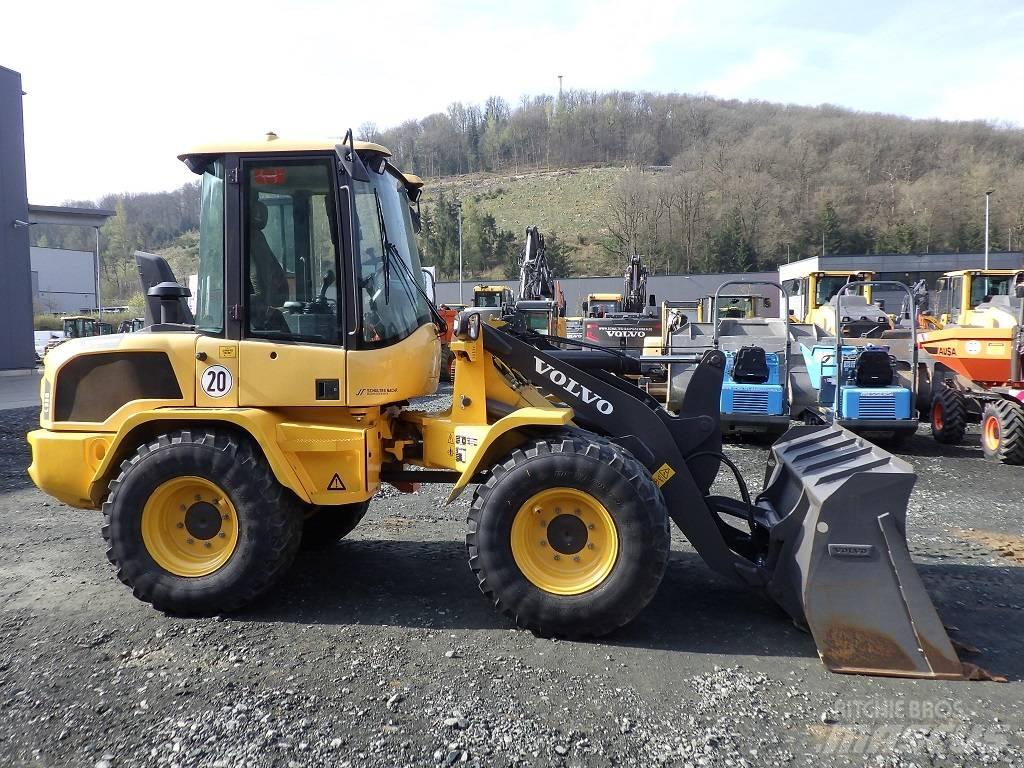 Volvo L 35 G Фронтальные погрузчики