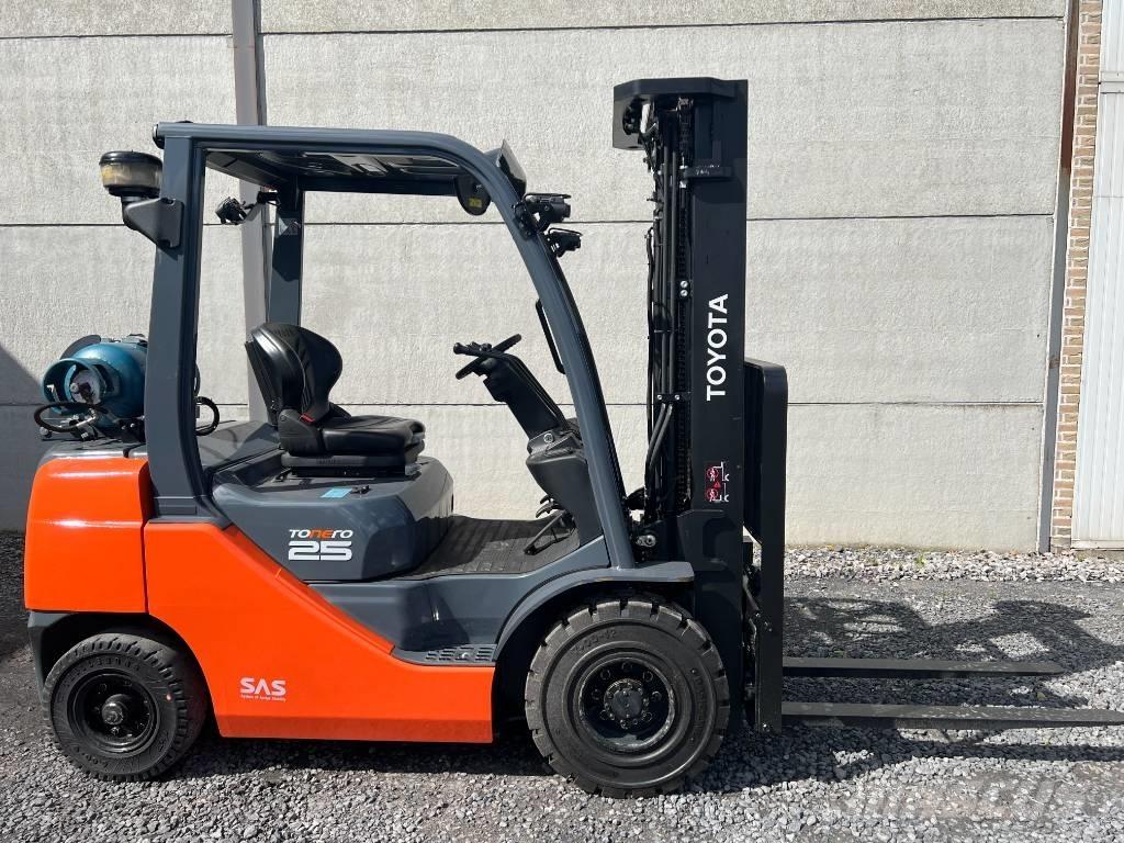 Toyota 02-8 FGF 25 Газовые погрузчики