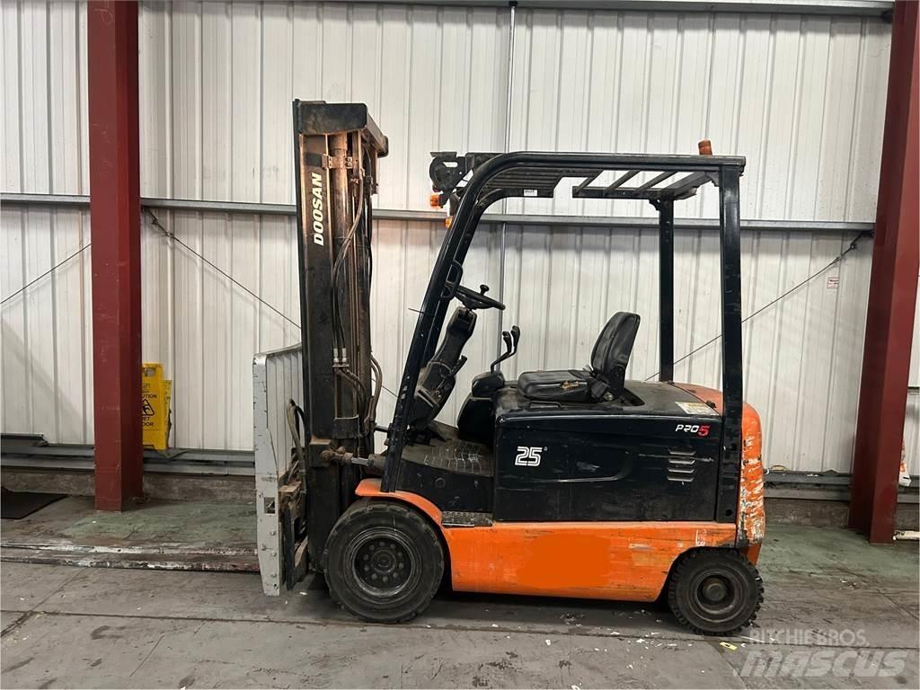 Doosan B25X-5 Электропогрузчики
