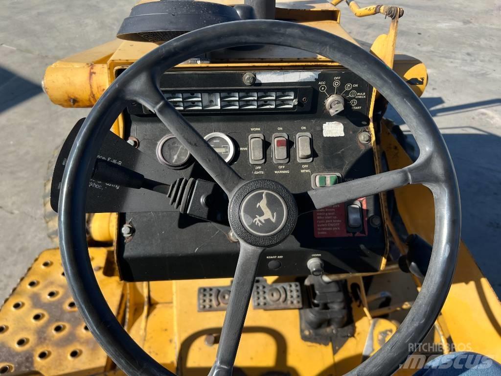 John Deere 210 LE Трактора с фронтальным погрузчиком