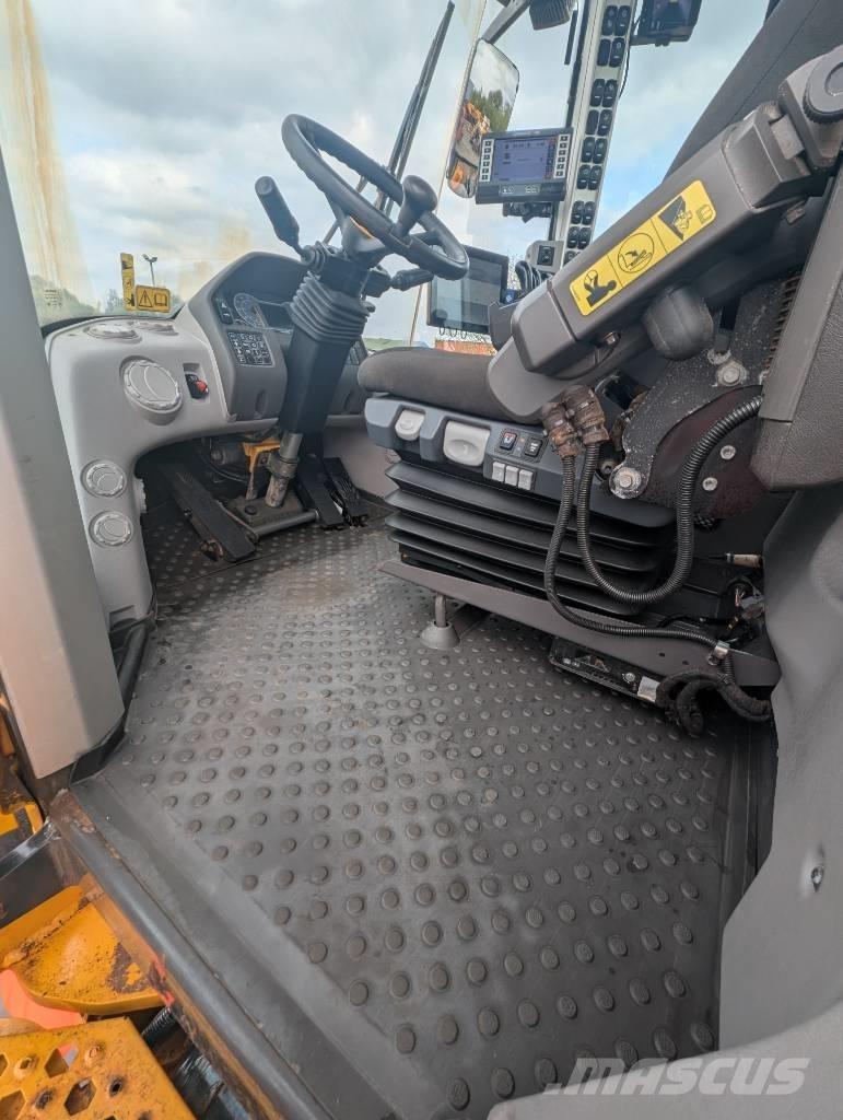 Volvo L 220 H Фронтальные погрузчики