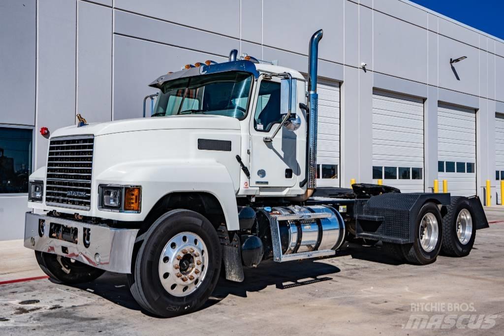Mack Pinnacle Седельные тягачи