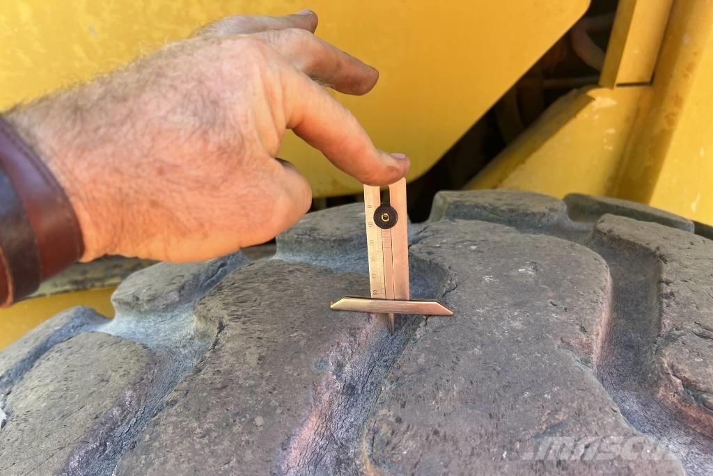 CAT 938 G Фронтальные погрузчики