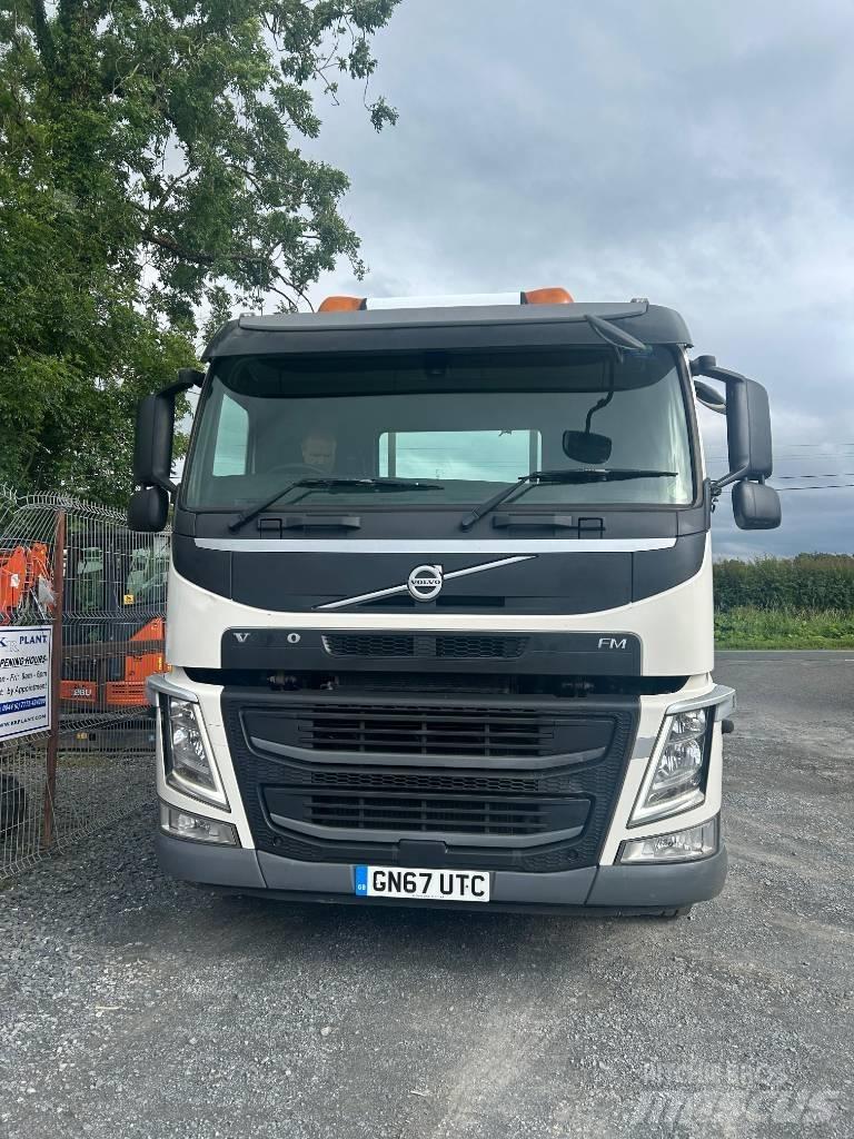 Volvo FM 11 330 Шасси с кабиной