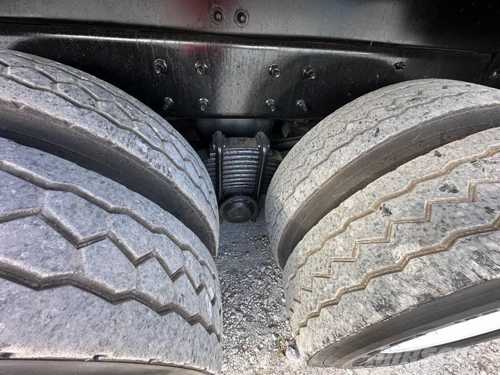 Mack GU713 Ассенизаторские машины