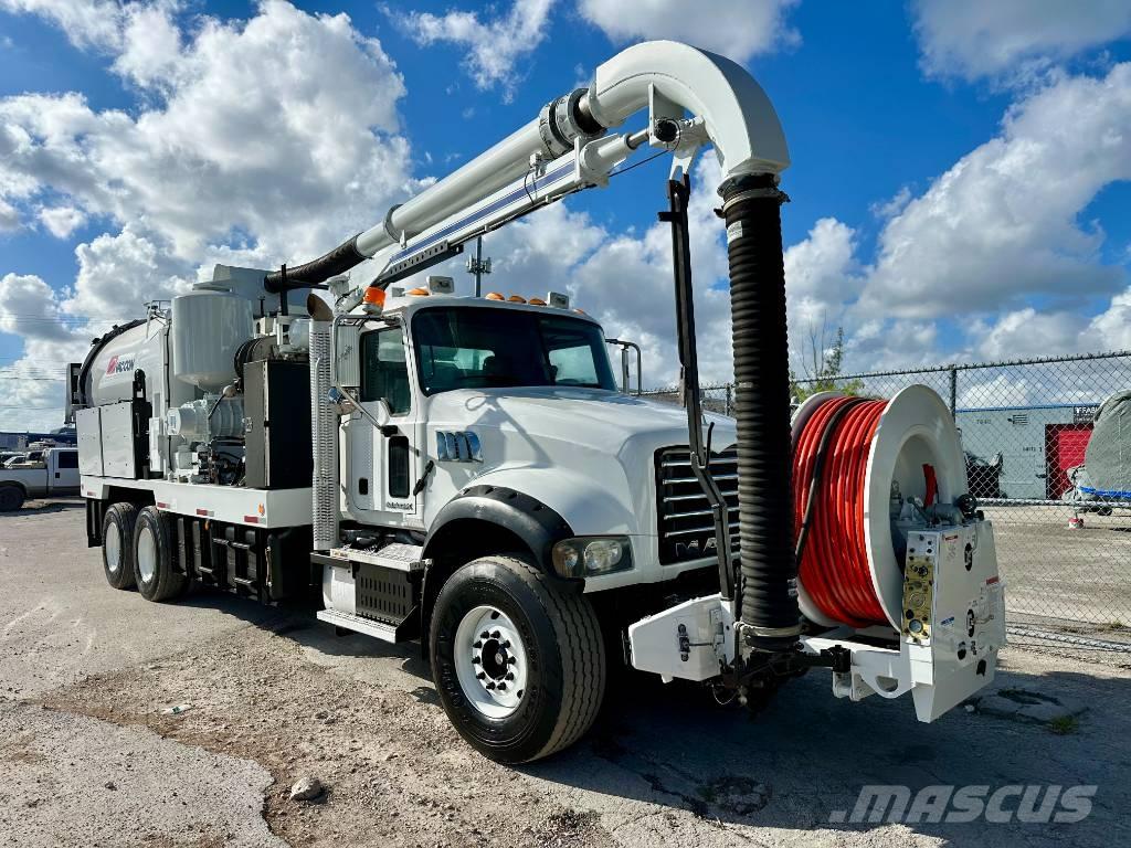 Mack GU713 Ассенизаторские машины
