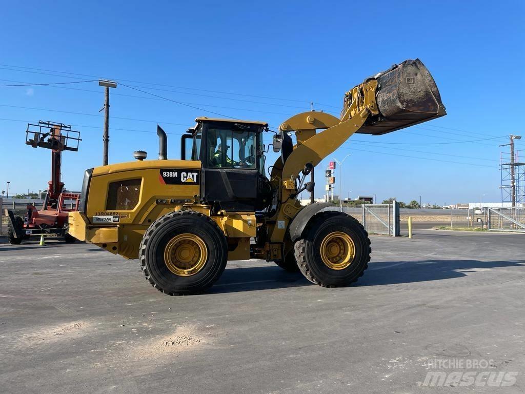 CAT 938M Фронтальные погрузчики
