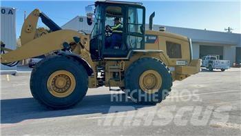 CAT 938M Фронтальные погрузчики
