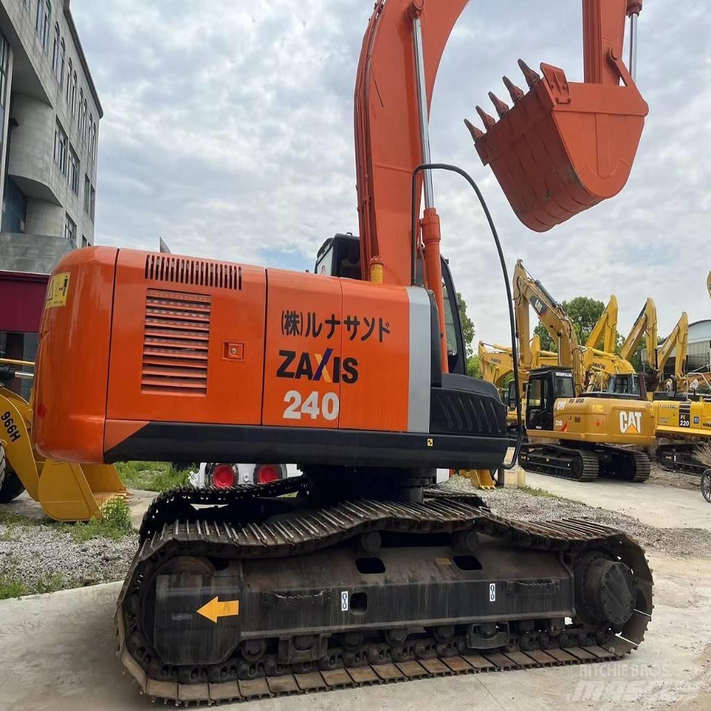 Hitachi ZX 240 Гусеничные экскаваторы