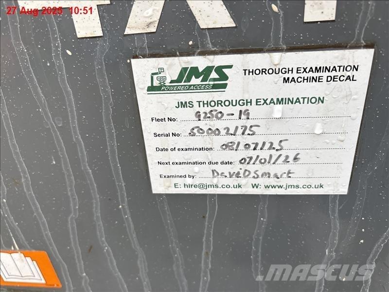 SkyJack SJ 9250 RT Ножничные подъемники