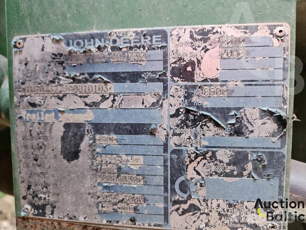 John Deere 732 Прицепные опрыскиватели