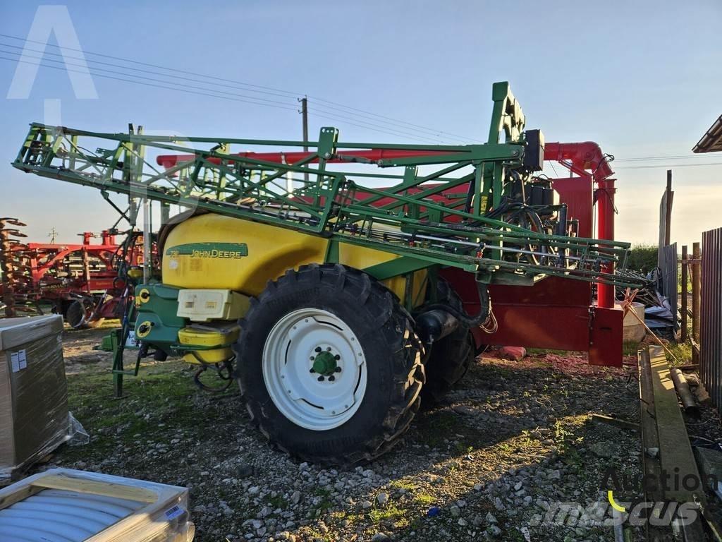 John Deere 732 Прицепные опрыскиватели