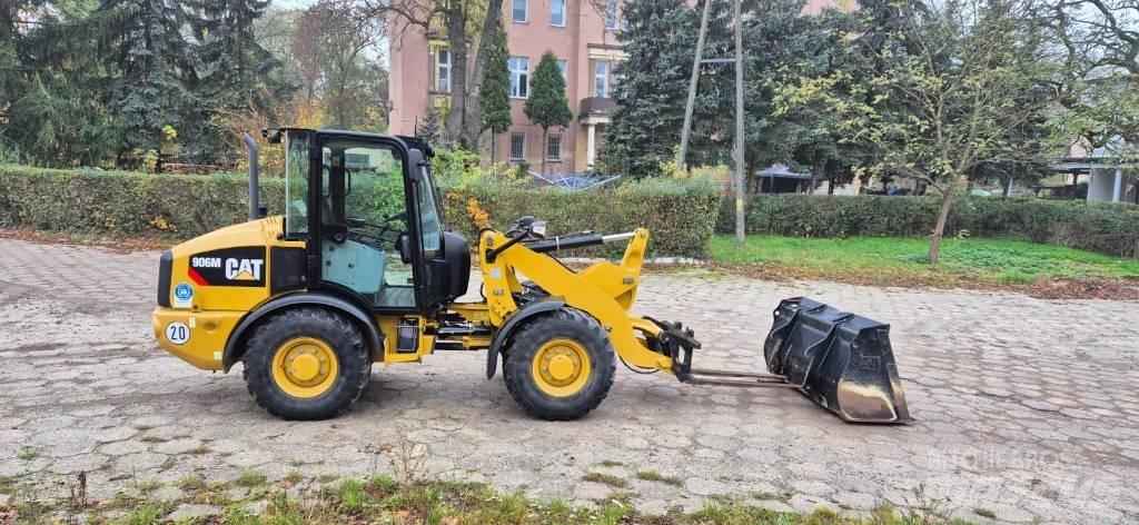 CAT 906 Фронтальные погрузчики