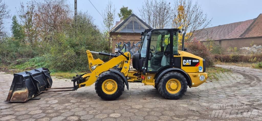 CAT 906 Фронтальные погрузчики