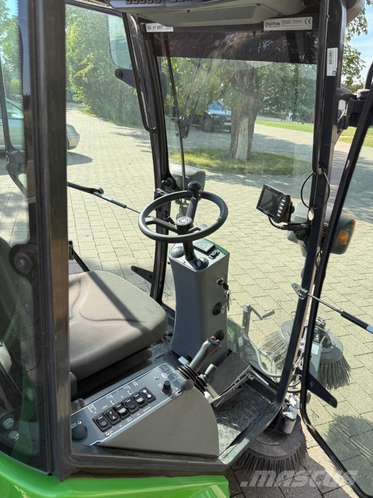Nilfisk 2250 Коммунальные мини-погрузчики