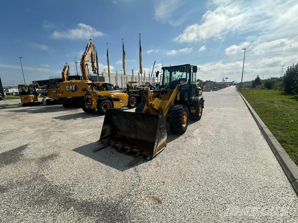CAT 906 M Фронтальные погрузчики