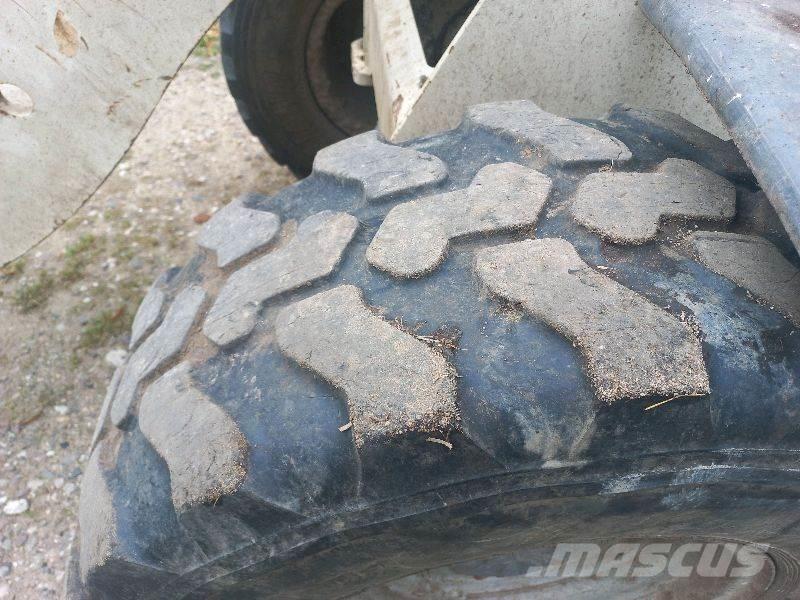 Schaeff SKL 824 Фронтальные погрузчики