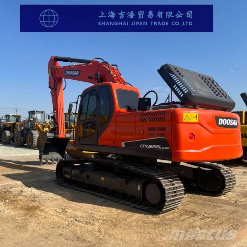 Doosan DX 225 Гусеничные экскаваторы