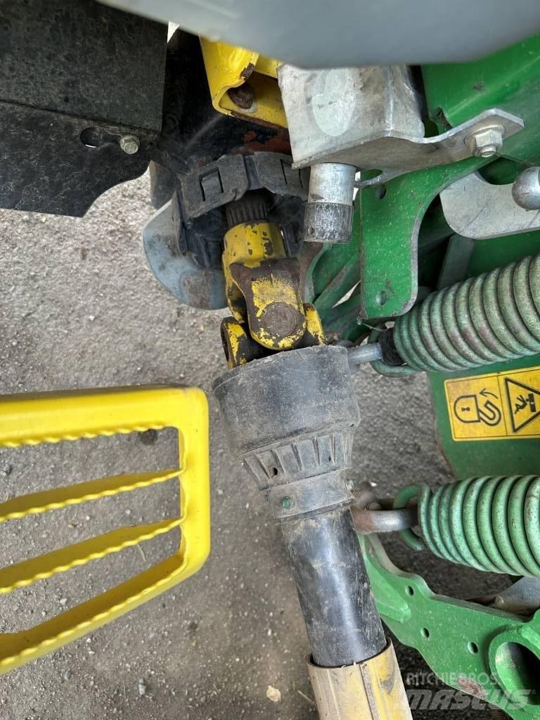John Deere 8600 Самоходные кормоуборочные комбайны