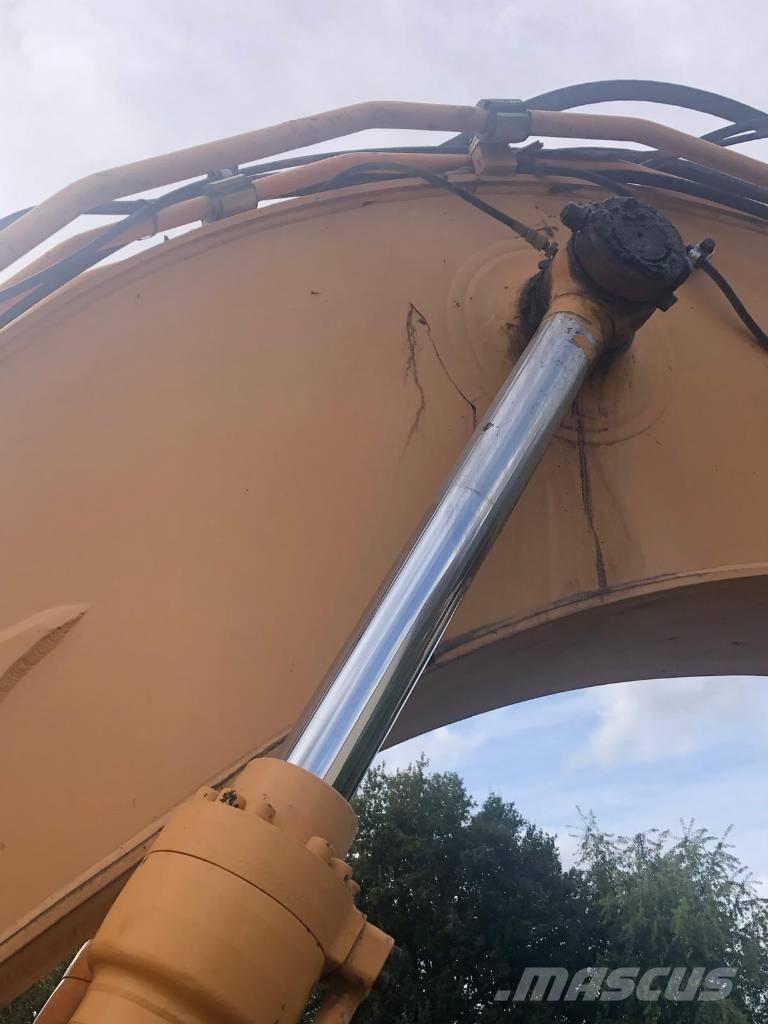 Hyundai R180LC-9A Гусеничные экскаваторы