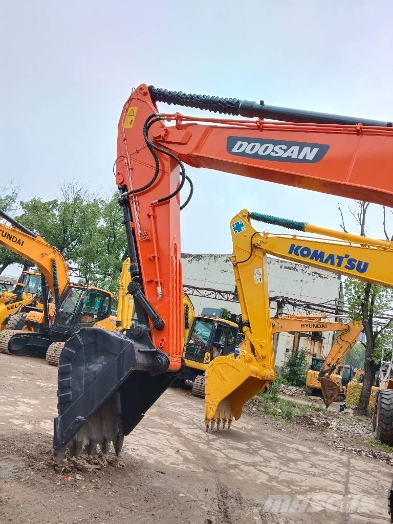 Doosan DX 300 LC Гусеничные экскаваторы