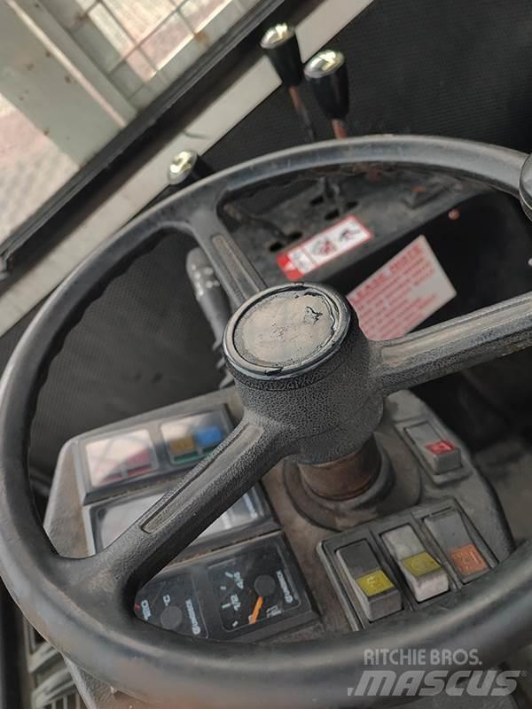  C40SA Боковые погрузчики