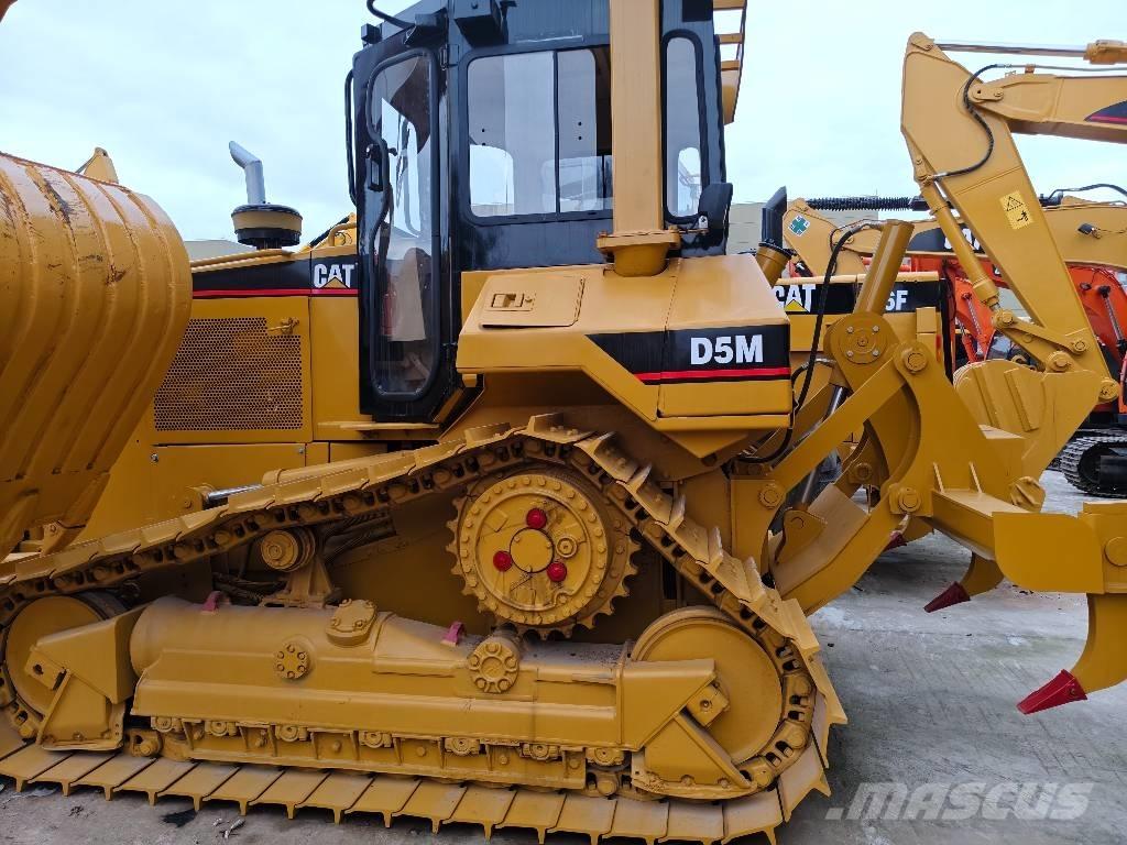 CAT D 5 M Гусеничные бульдозеры