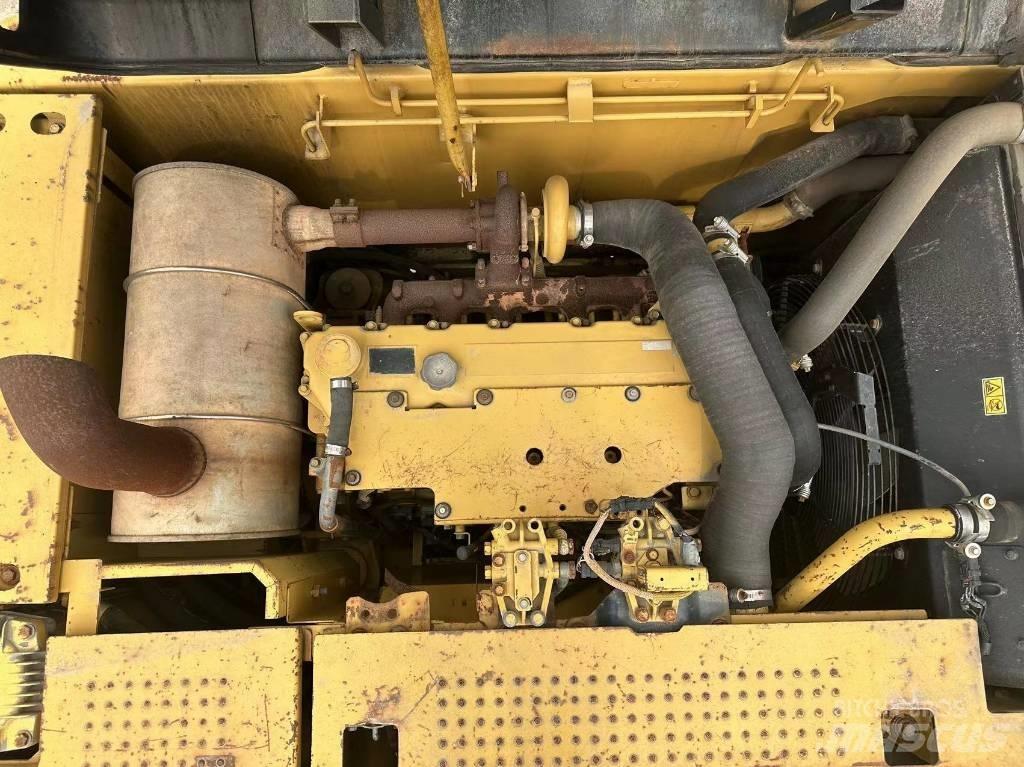 CAT 323D Гусеничные экскаваторы