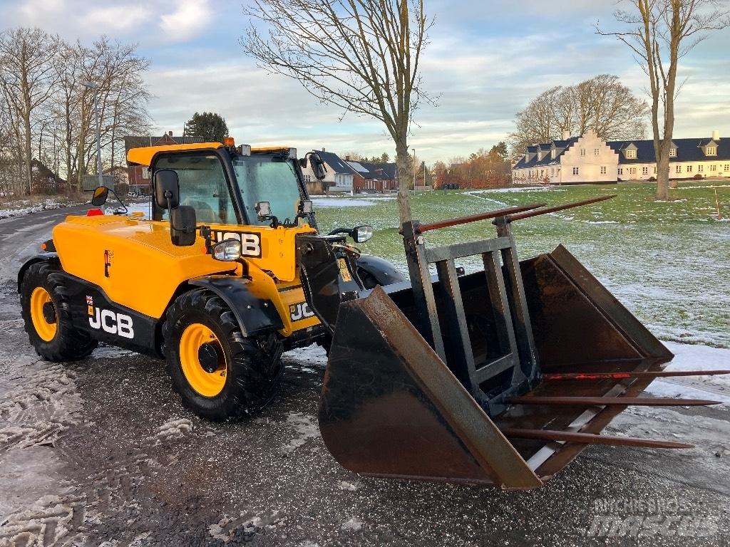 JCB 525-60 Сельскохозяйственные телескопические погрузчики