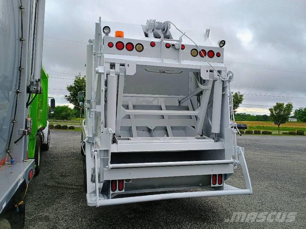 Sterling L7500 Мусоровозы