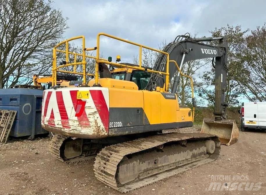 Volvo EC 220 DL Гусеничные экскаваторы